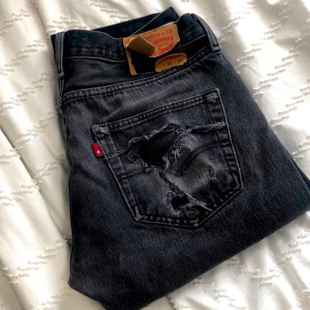 Authentic Vintage Levi’s Mid-Rise 501 Denim Button-Fly Jeans. Rare 31 Waist